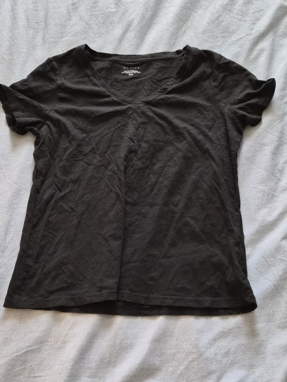 Max Studio Black V-Neck Short Sleeve Tee